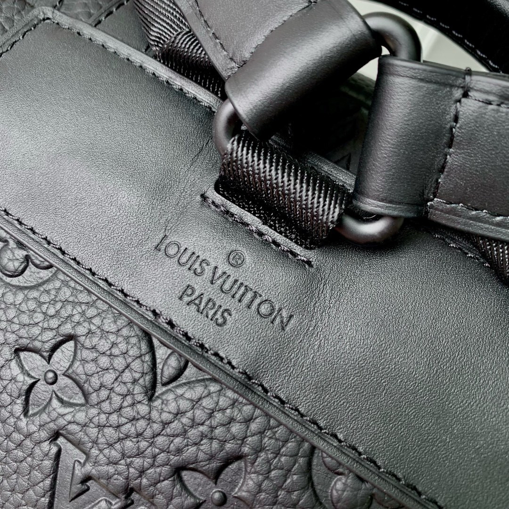 Louis Vuitton Christopher MM
