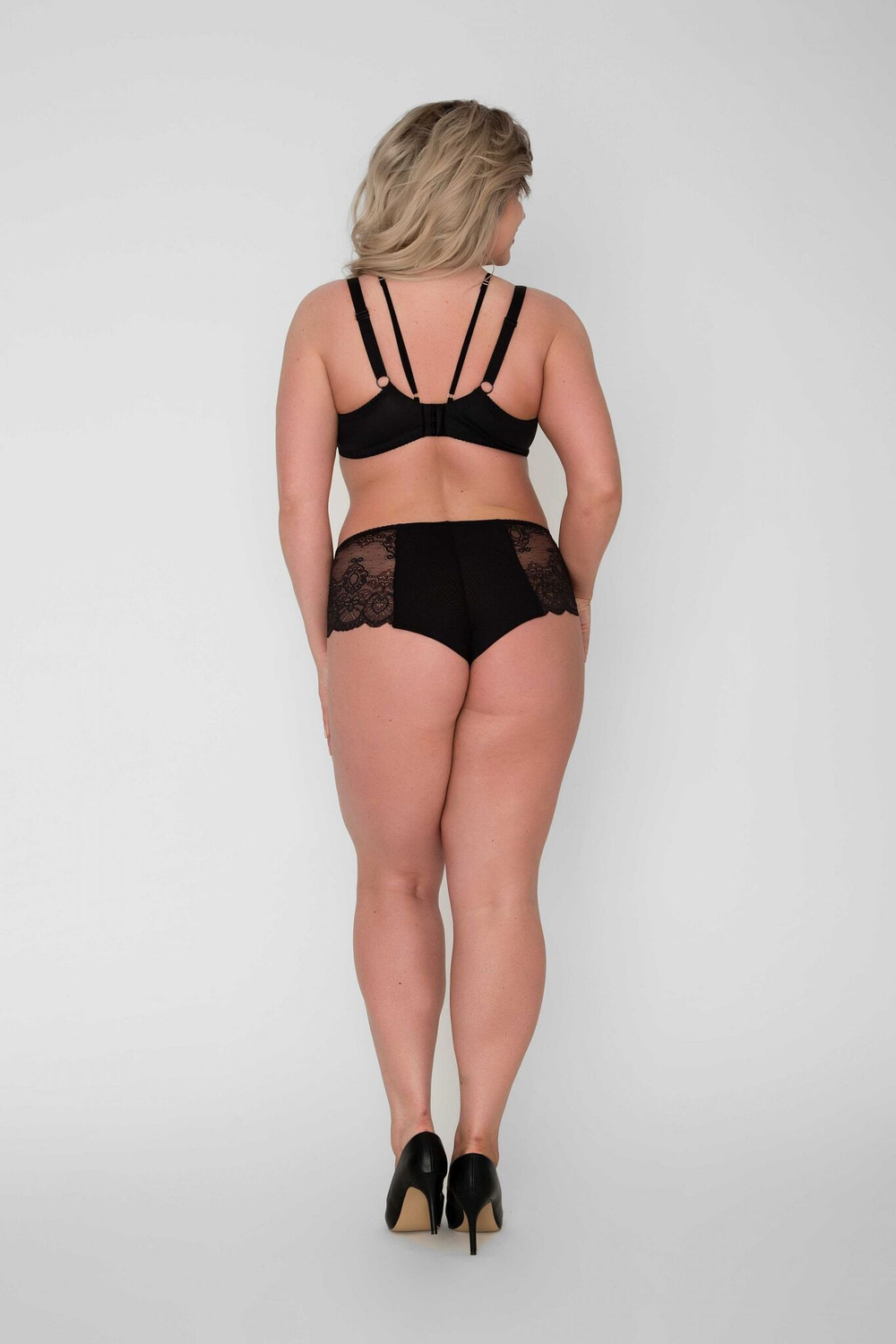 Женские трусики-бразилиана из гипюра с цветочным рисунком (Размер: L) (Цвет: черный)