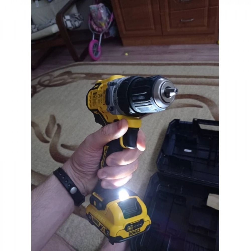 Дрель-шуруповерт бесщеточная аккумуляторная DeWalt DCD701D2-QW