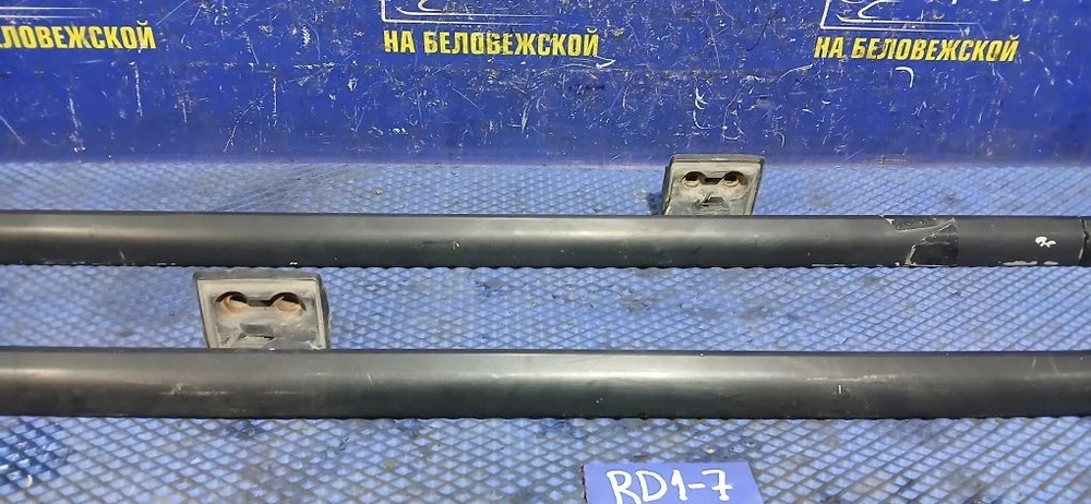 Рейлинг крыши правый Honda CR-V 1996