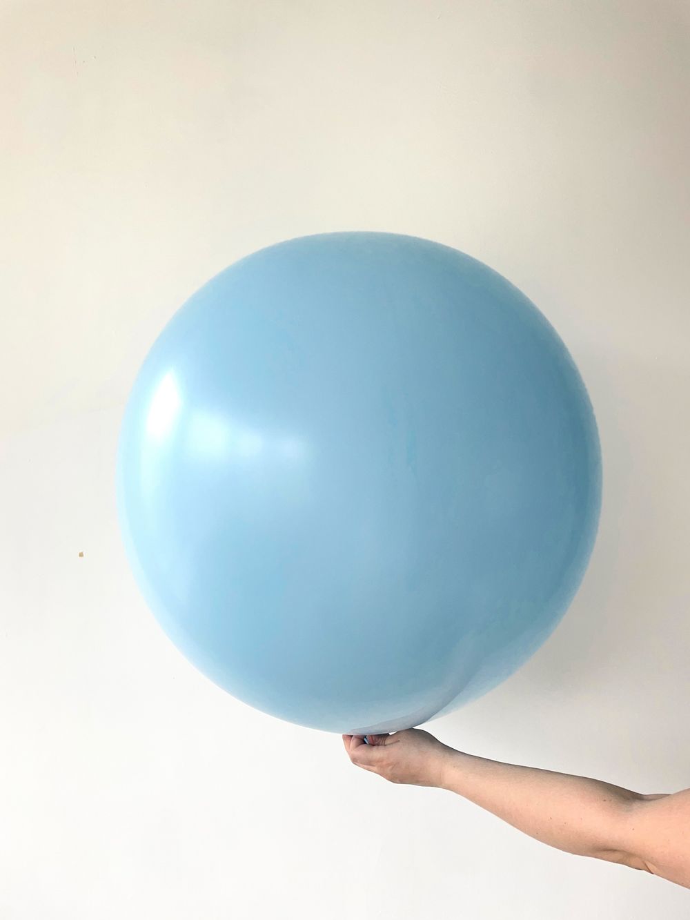 S шар гигант 24"/60 см макарун нежно голубой  пастель (БГ-90)  Изображение3