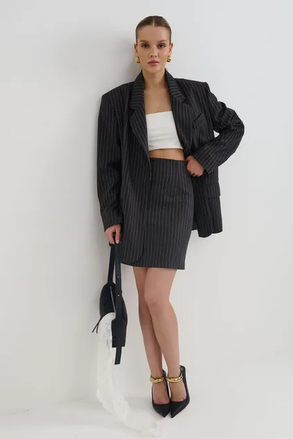 Пиджак свободный в полоску темно-серого цвета