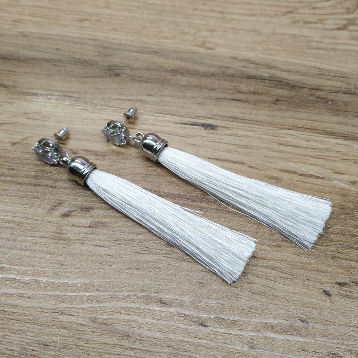 Серьги-гвоздики Кисти кристалл капля цвет молочный металл серебристый