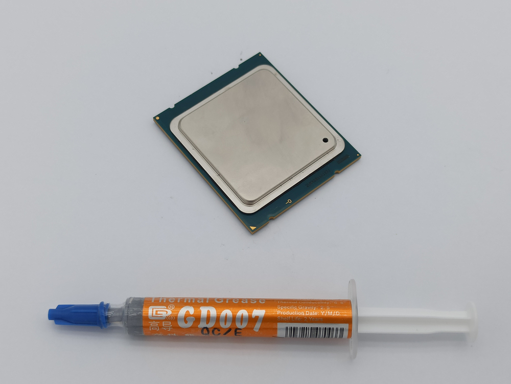 Процессор Intel Xeon E5-2640V2