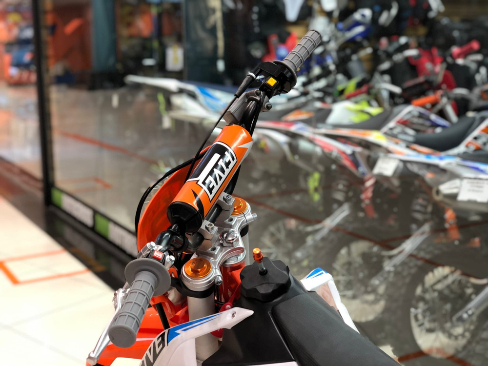 Питбайк Regulmoto FIVE YX125EM (механич.КПП) New 2020 (бело-оранжевый)