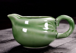 268112.1 Сливник (Чахай) БАМБУК "Сочный бамбук" 12,4*6,7см 160мл, фарфор зеленый