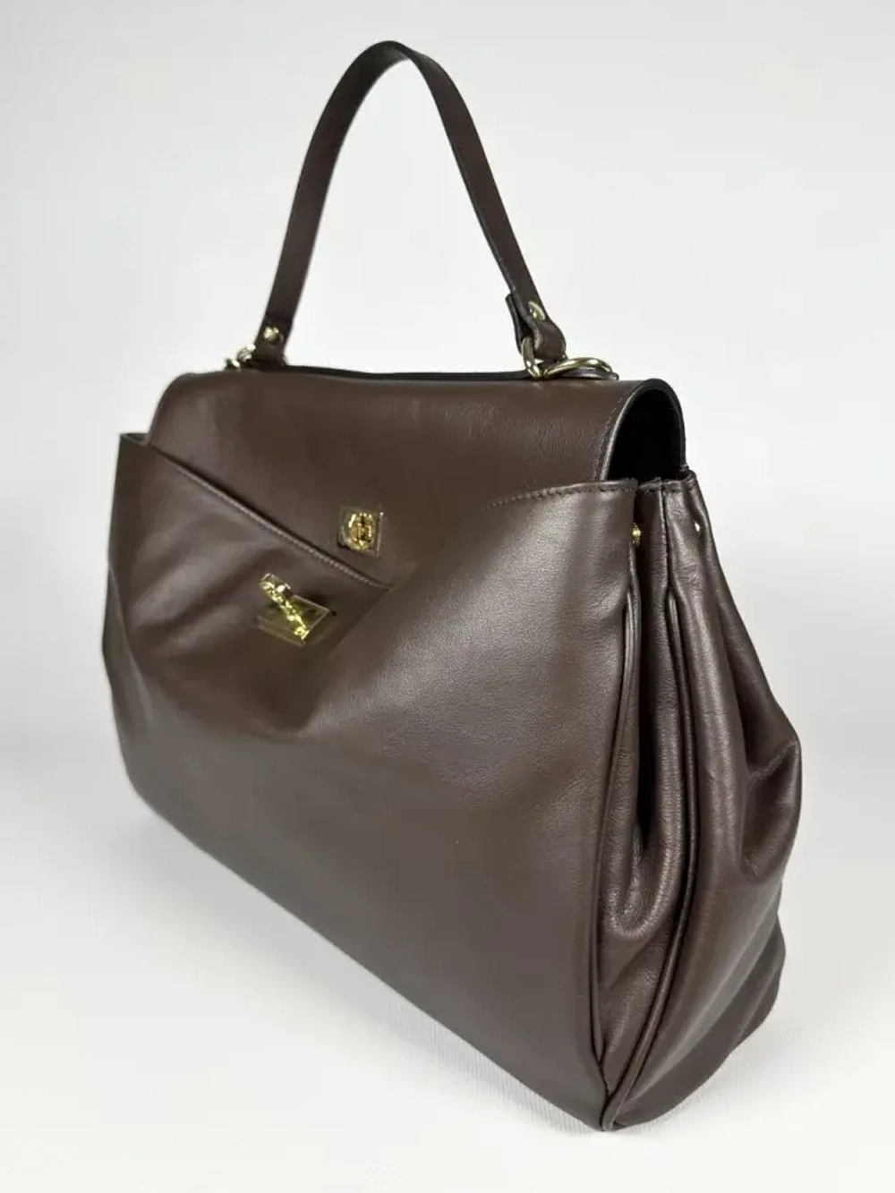 Женская сумка из натуральной кожи ягненка коричневого цвета