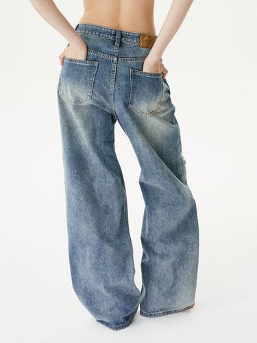 Джинсы c порезами Wuu синего цвета