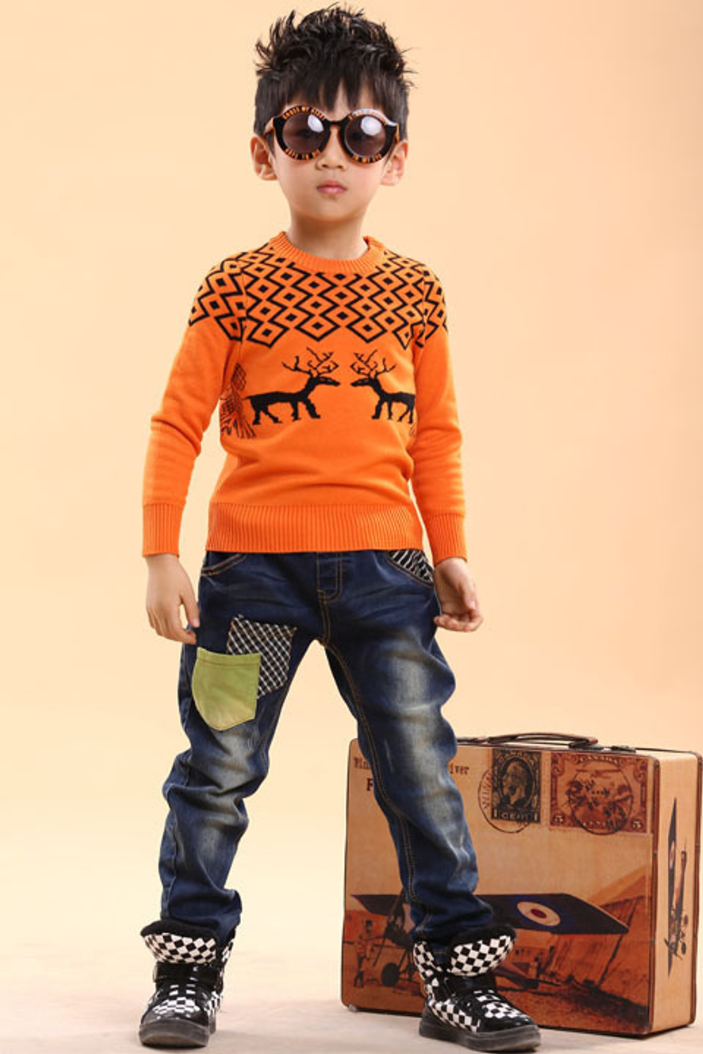 Джемпер однотонный с контрастным рисунком оленей