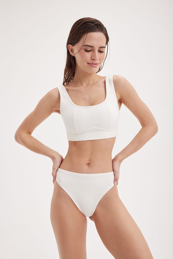 Трусы бразилиана 