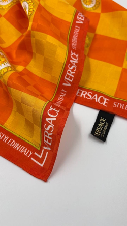 Платок оранжевый Versace