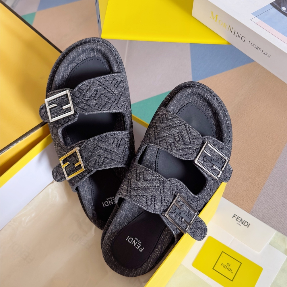 Fendi Feel Slides