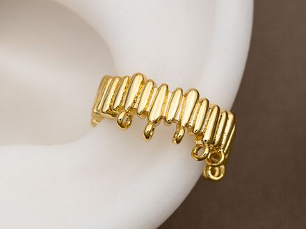 Кафф "Рельеф" с петельками