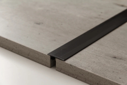 Алюминиевый порог для пола НЕПЛИНТУС UL25X6-03 Черный 25х6х2000 мм