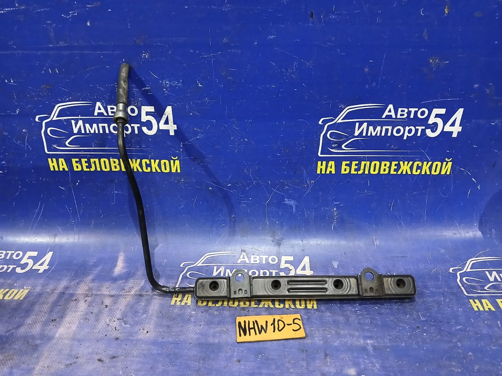 Топливная рейка TOYOTA PRIUS 1998