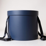 Плотная шляпная коробка с крышкой без лент. Цвет; Темно синий.