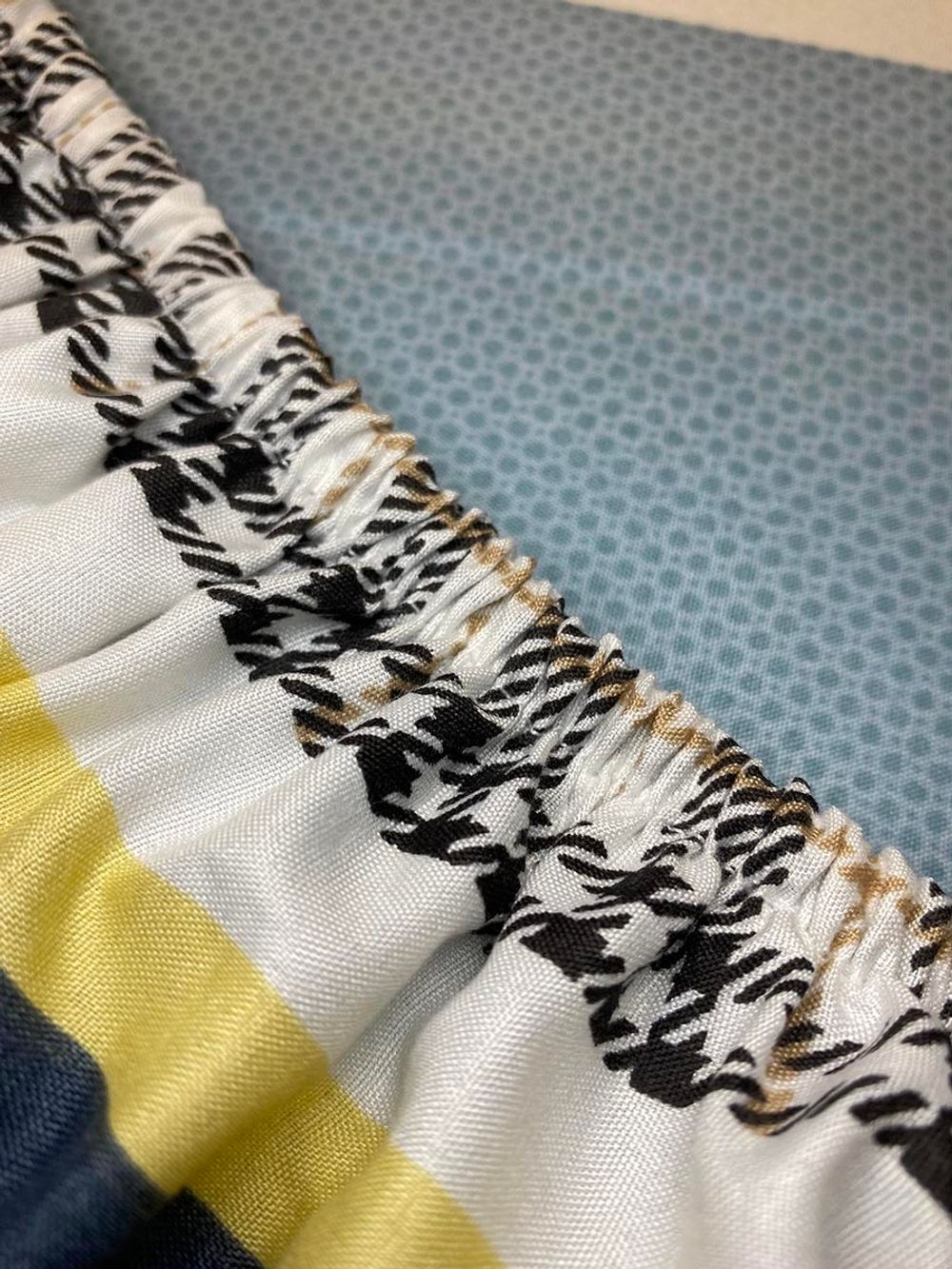 Простынь на резинке полисатин Simple House "Dakka" 180x200 см