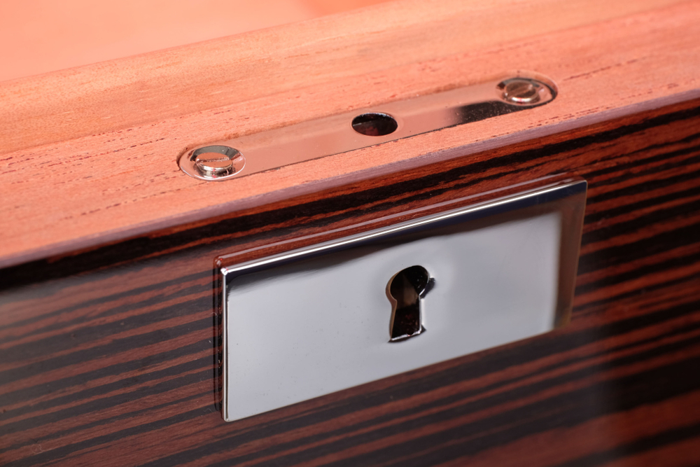 Хьюмидор Howard Miller Эбеновое дерево на 40 сигар УЦЕНКА