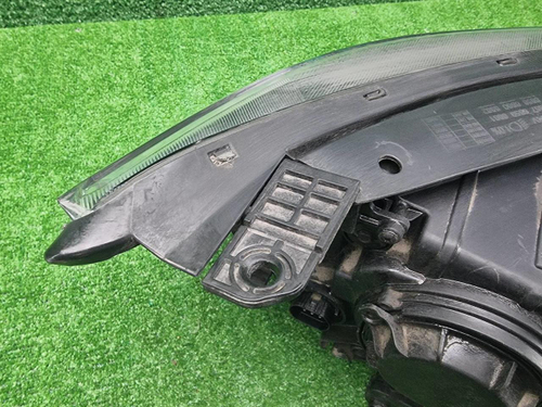 Фара левая KIA Sorento 2 XM (2012-2021) галоген