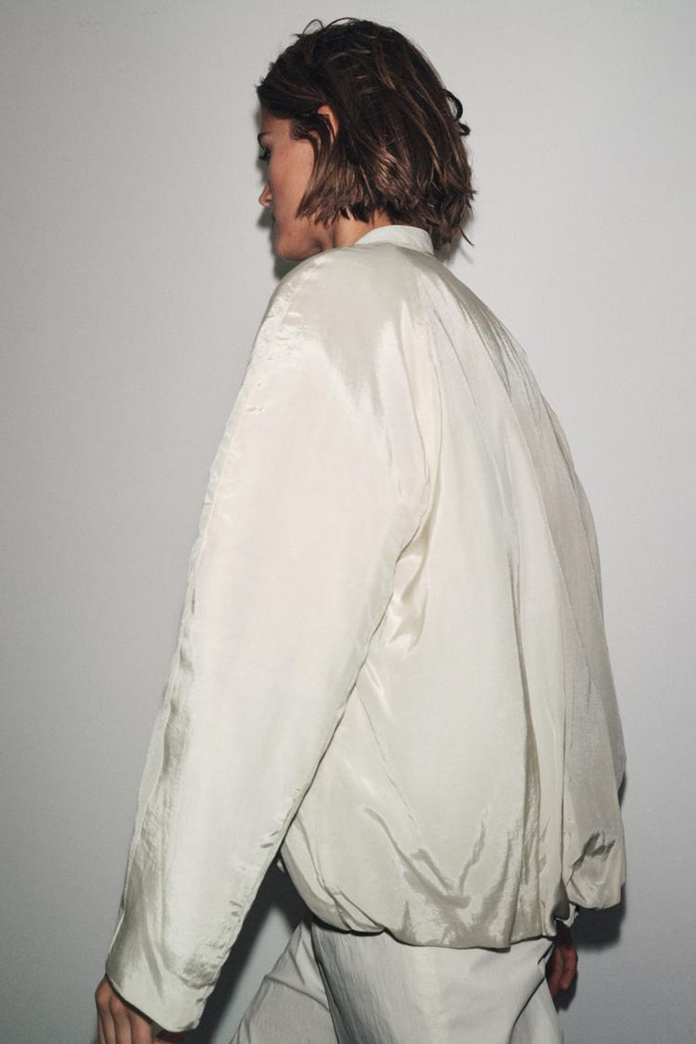 ZARA СТЕГАНАЯ КУРТКА С КАРМАНАМИ — ZW COLLECTION, БЕЖЕВЫЙ/ЗЕЛЕНЫЙ