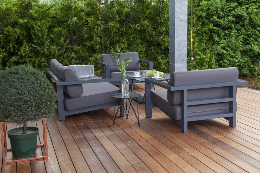 "Гранада" лаунж-зона из алюминия со столиком из HPL