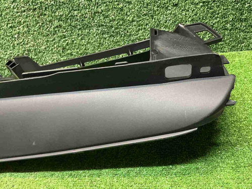 Кронштейн решетки Mercedes GLS x167 (19-24)