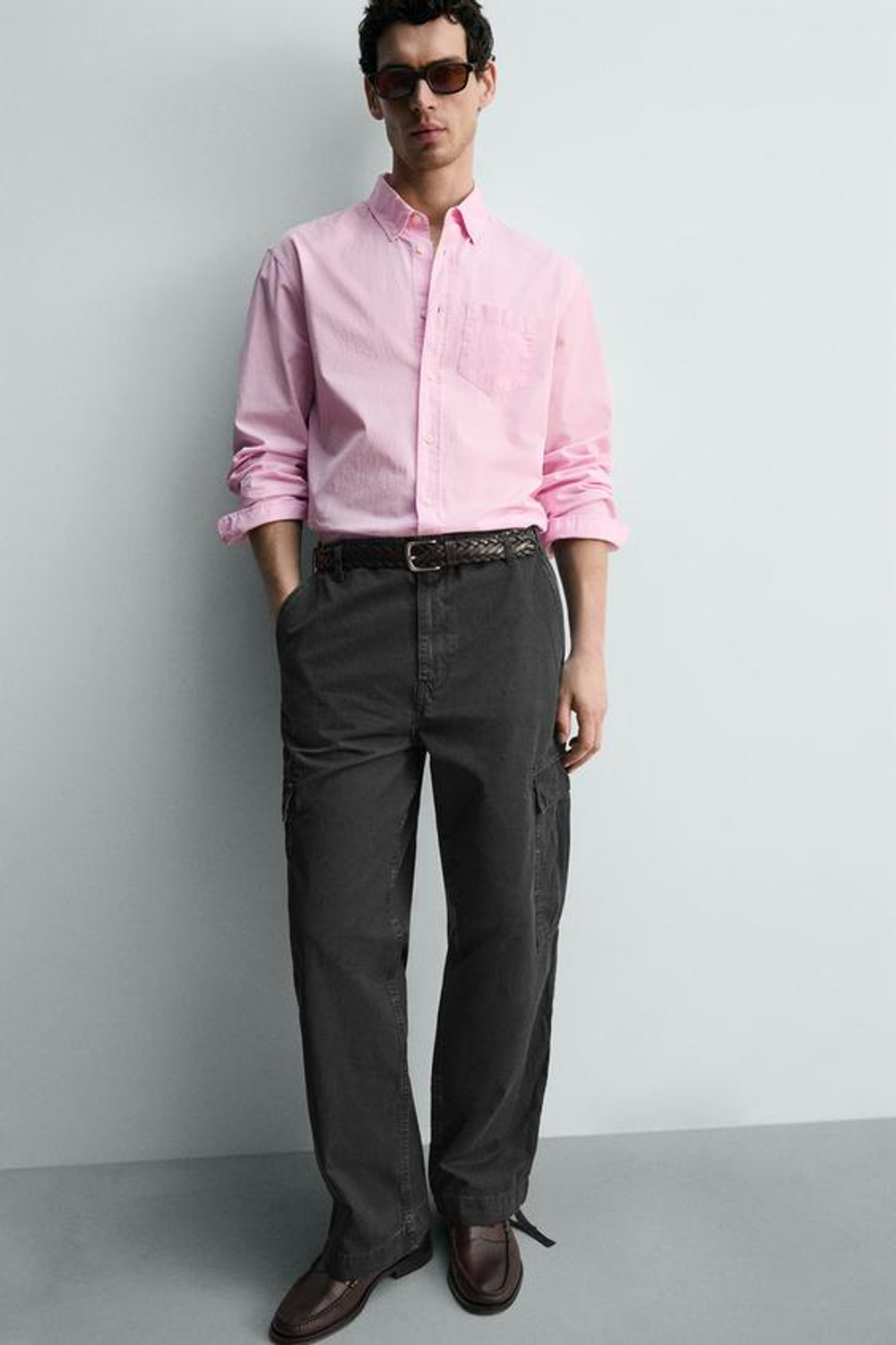 ZARA БРЮКИ КАРГО RELAXED FIT С ЭФФЕКТОМ ПОТЕРТОСТИ, НЕФТЯНОЙ