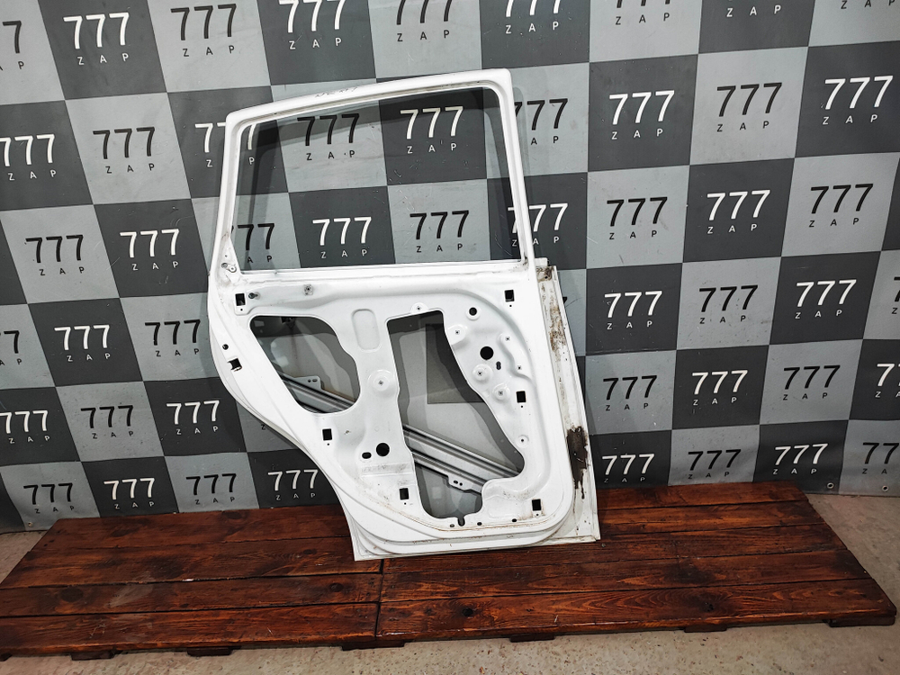 Дверь задняя левая Seat Altea Freetrack 04-15 Б/У Оригинал 5P0833311