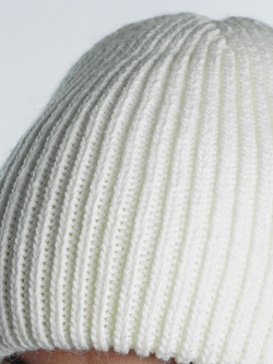 Шапка вязаная "Fishka" Молочный