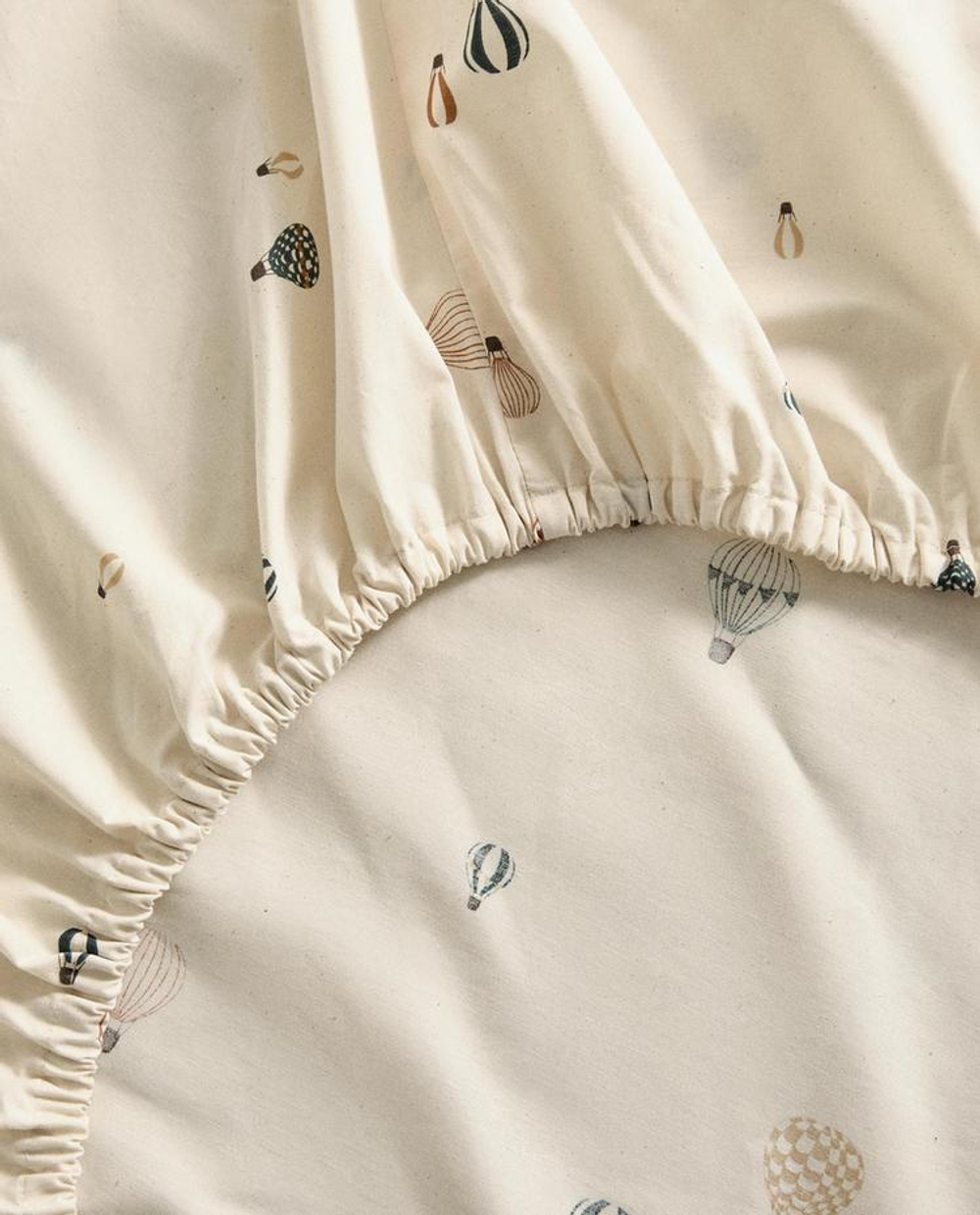 ZARA HOME ДЕТСКАЯ ПРОСТЫНЯ НА РЕЗИНКЕ С ПРИНТОМ, РАЗНОЦВЕТНЫЙ