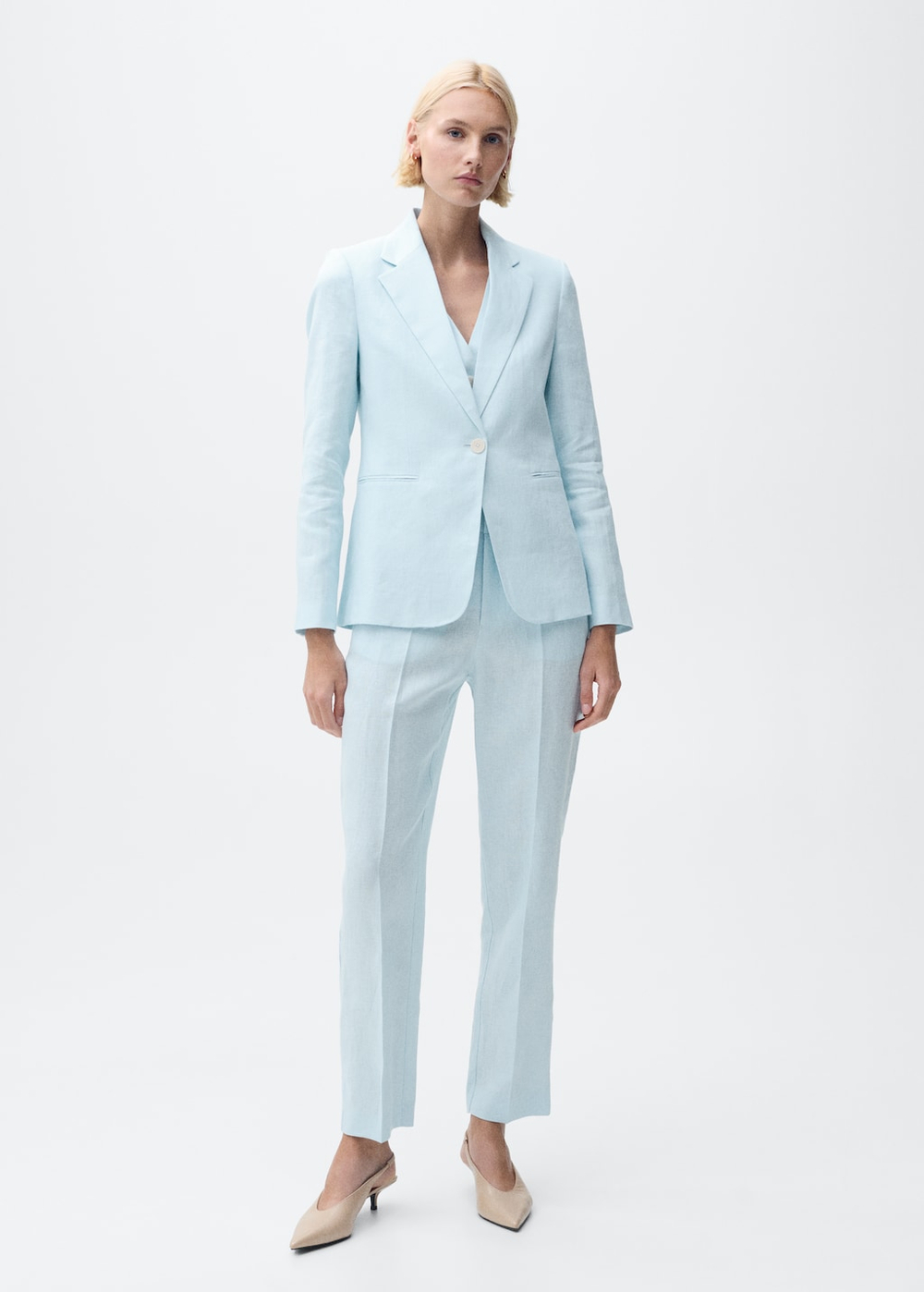 Костюмный блейзер изо льна