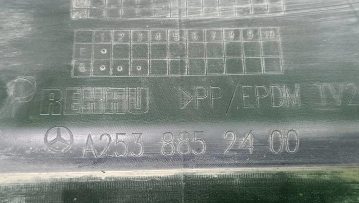 Решетка переднего бампера Mercedes GLC X253 (2015-2019) AMG