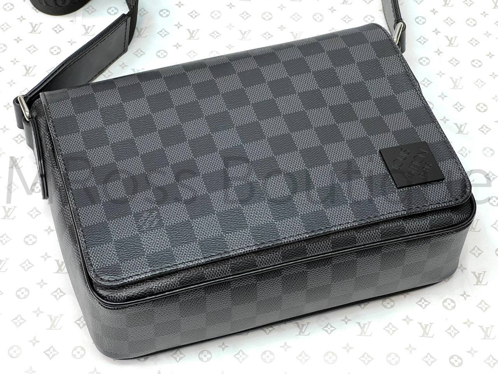 Сумка-мессенджер District Louis Vuitton Damier Graphite