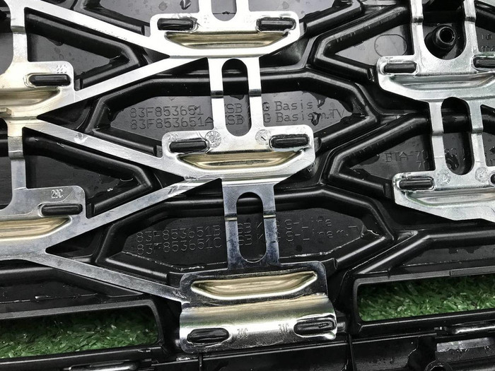 Решетка радиатора Audi Q3 2 (2018-н.в.) S-line