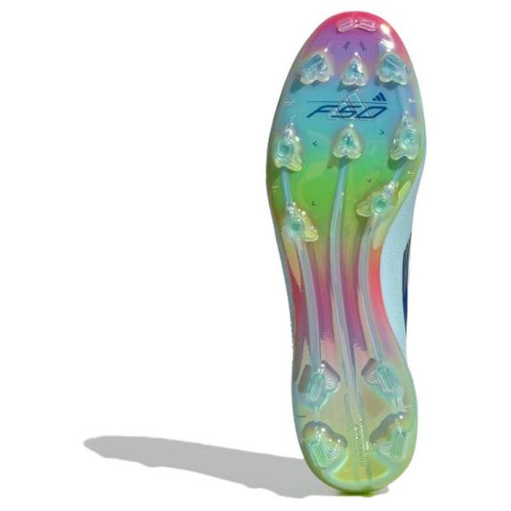 Элитные бутсы Adidas F50 от Adidas F50 - это кроссовки, которые продаются в Нижнем Новгороде.