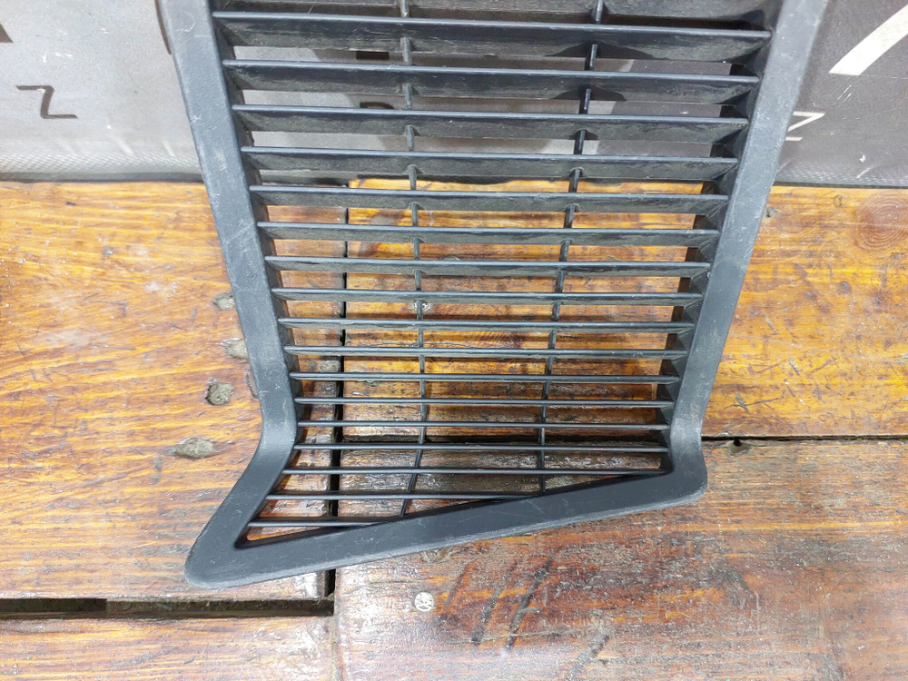 Накладка обшивки багажника правая Skoda Kodiaq 16-нв Б/У Оригинал 565868152