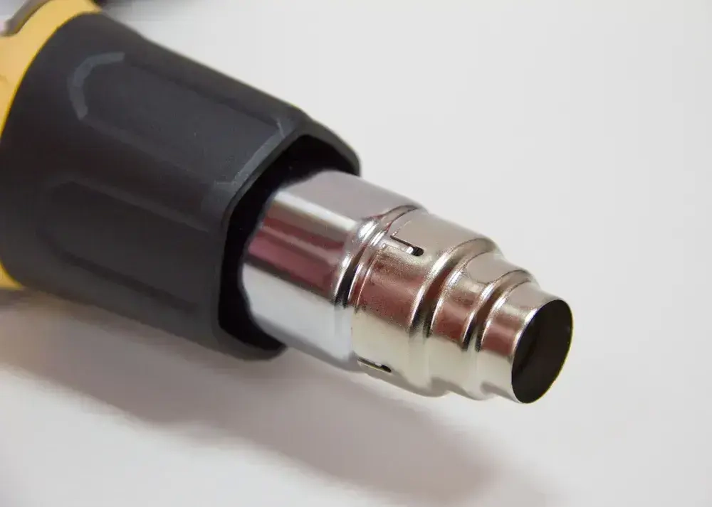 Фен промышленный-строительный Partnertool PHG2200ELSET, ЖК-ДИСПЛЕЙ КЕЙС 2.2кВт,60-600С, плавная рег. температуры, 300-500л.м, профессиональная серия