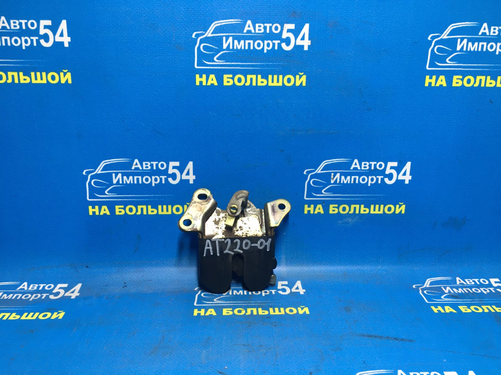 Замок багажника TOYOTA AVENSIS 1999