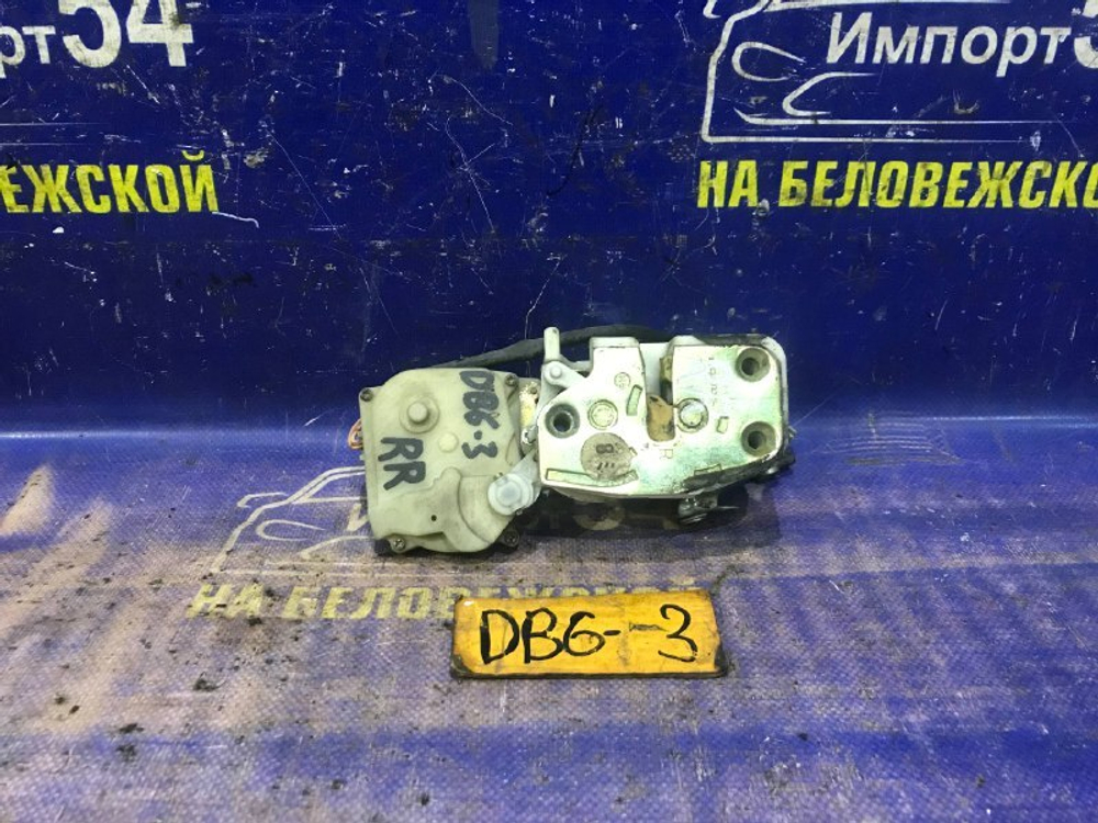 Замок двери задней правой Honda INTEGRA 2000