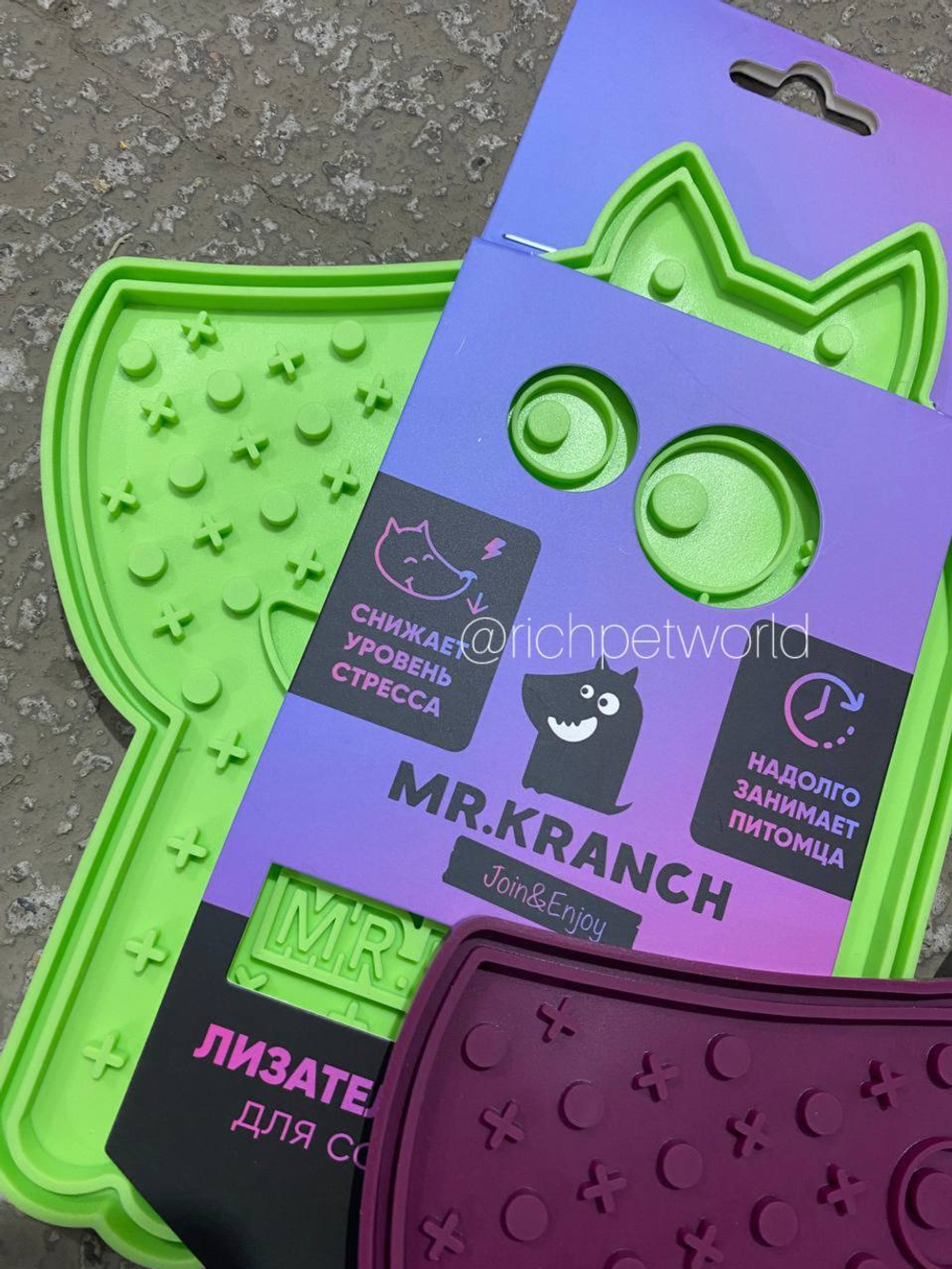 Лизательный коврик Mr.Kranch для медленного поедания силиконовый 20*20 см на присосках