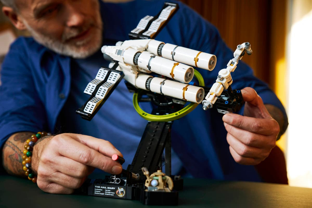 Конструктор LEGO Icons 11389 Project Hail Mary