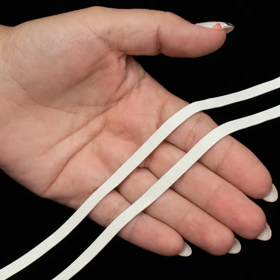 Резинка латексная для купальника белая 7 мм