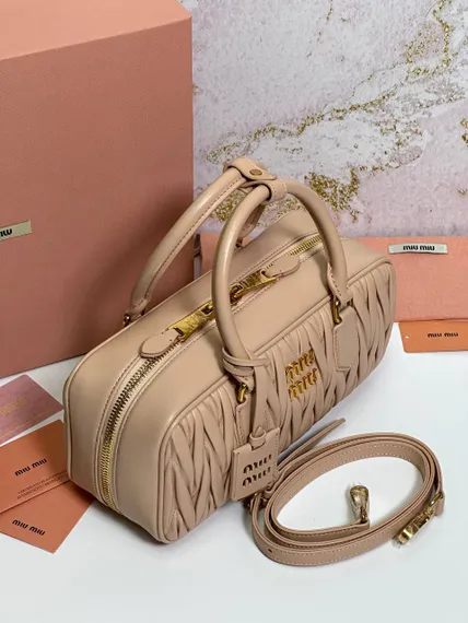 Сумка MIU MIU Arcadie matelassé из кожи наппа, пудровый