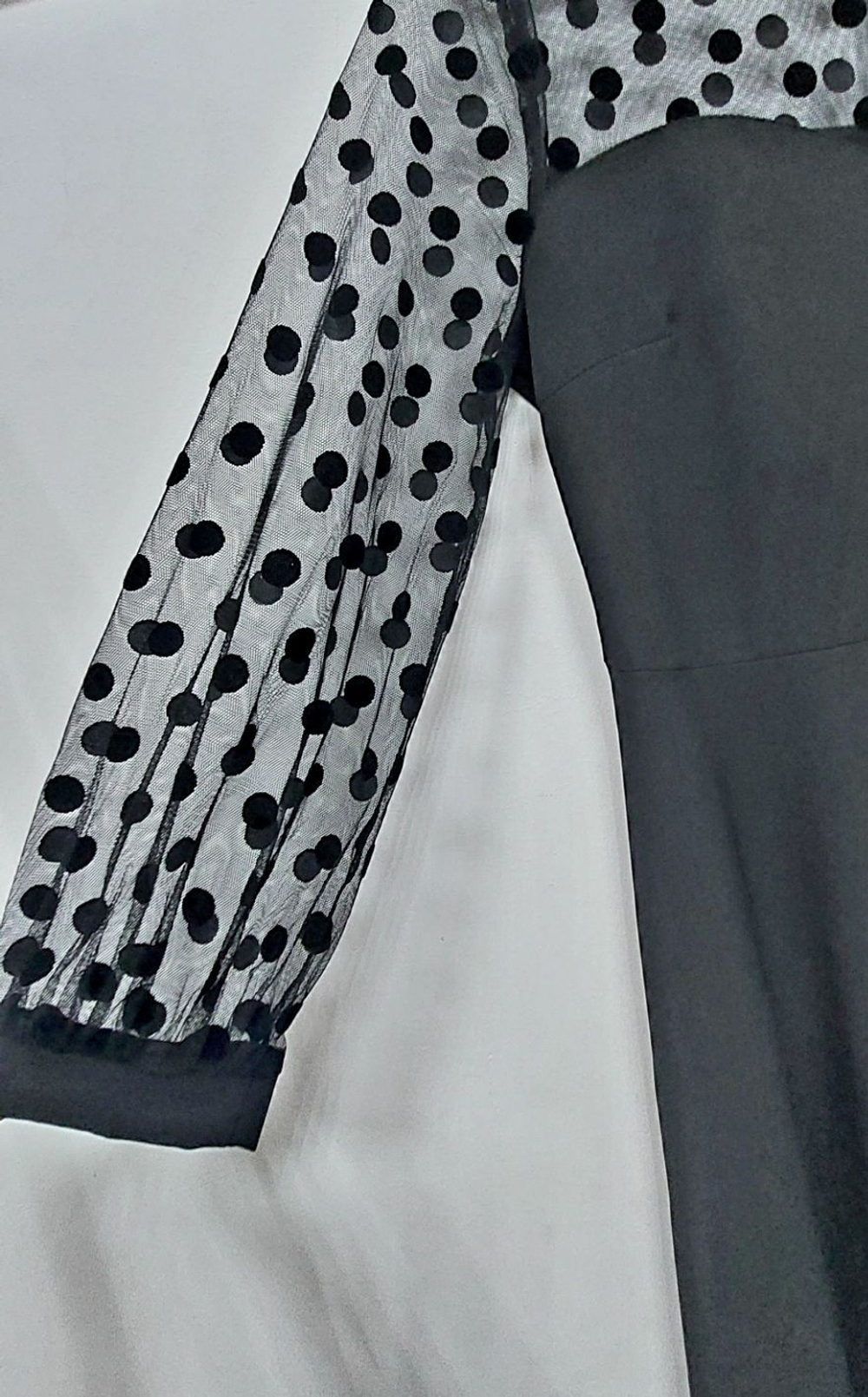 Платье женское горох в горошек по фигуре на работу праздничное повседневное отрезная талия клёш солнце полусолнце осеннее весеннее зимнее офисное чёрное сетка большой размер 48 L XL плотное длинный рукав силуэтное