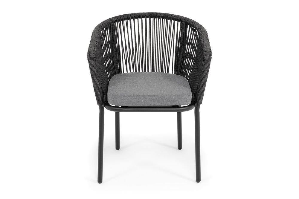 "Марсель" стул плетеный из роупа, каркас алюминий черный муар, роуп темно-серый круглый, ткань темно-серая 027