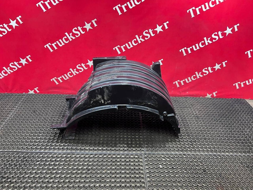 Крыло переднее правое передняя часть