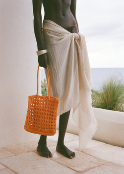 Фуляр с необработанными краями