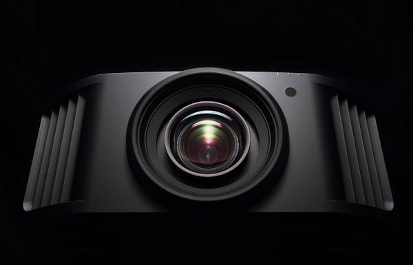Новый проектор JVC DLA-NZ900