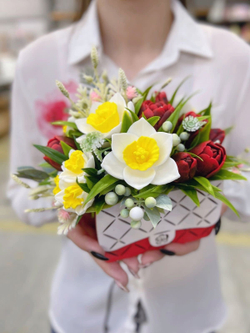 Букет из мыла «Тюльпаны и нарциссы, рэд»