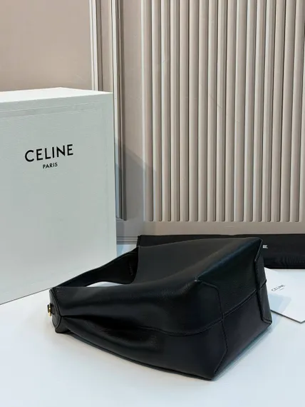 Сумка CELINE SMALL HOBO IN SUPPLE SMOOTH CALFSKIN